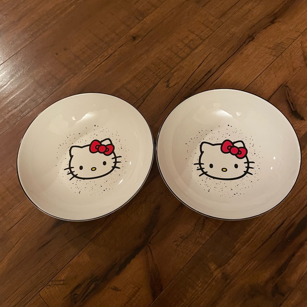 Hello kitty set 2 pasta bowls